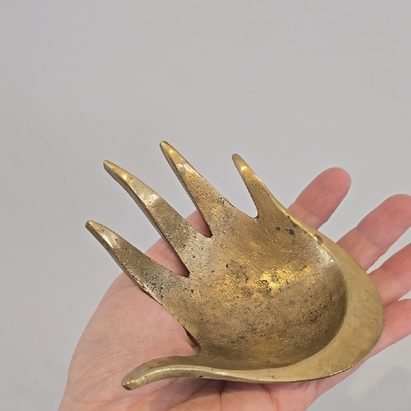 Vintage Mid Century Brass Hand Ashtray Walter Bosse Style - Picture 6 of 7